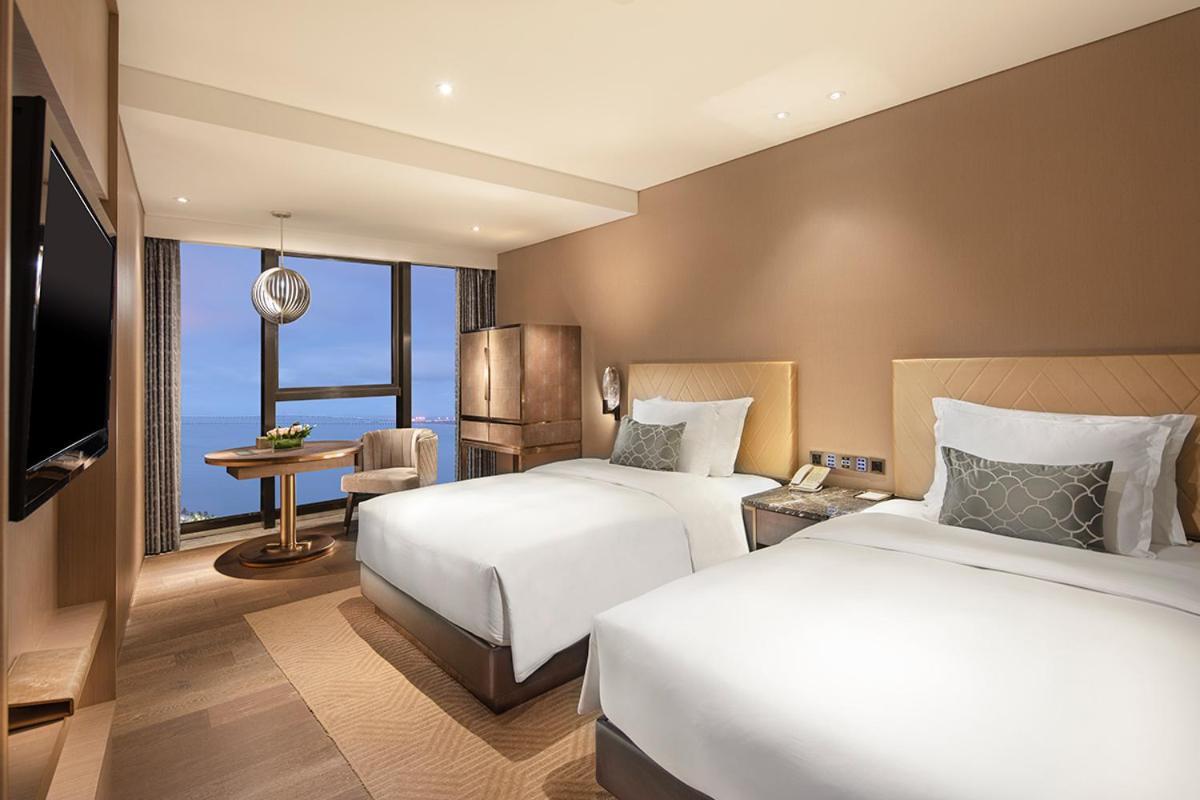 Grand Bay Hotel Zhuhai Bagian luar foto