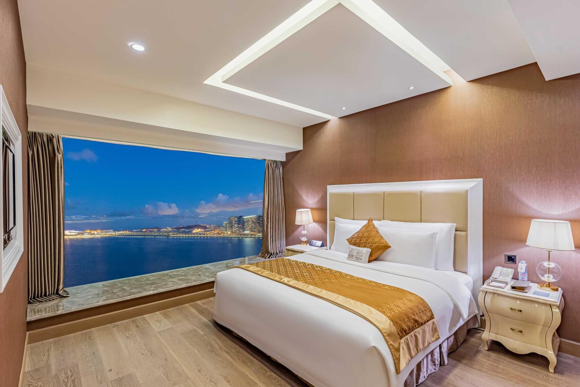 Grand Bay Hotel Zhuhai Bagian luar foto