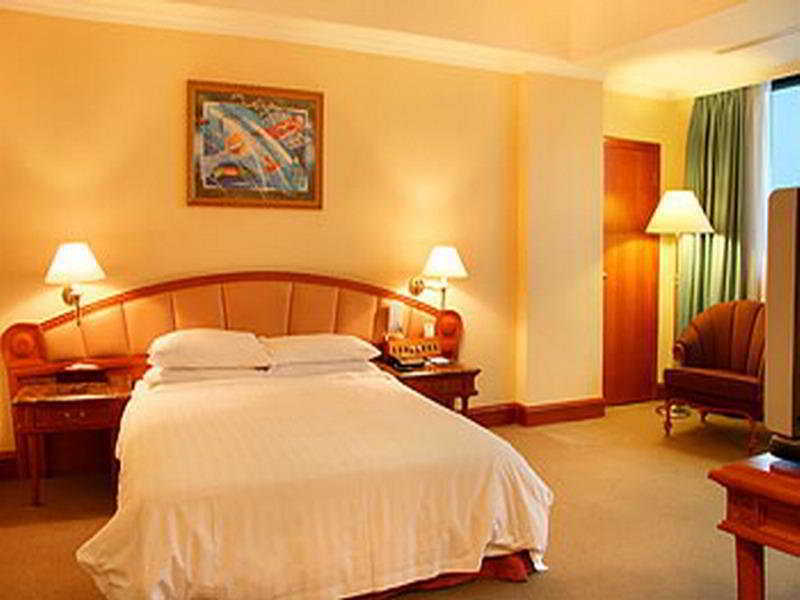 Grand Bay Hotel Zhuhai Bagian luar foto