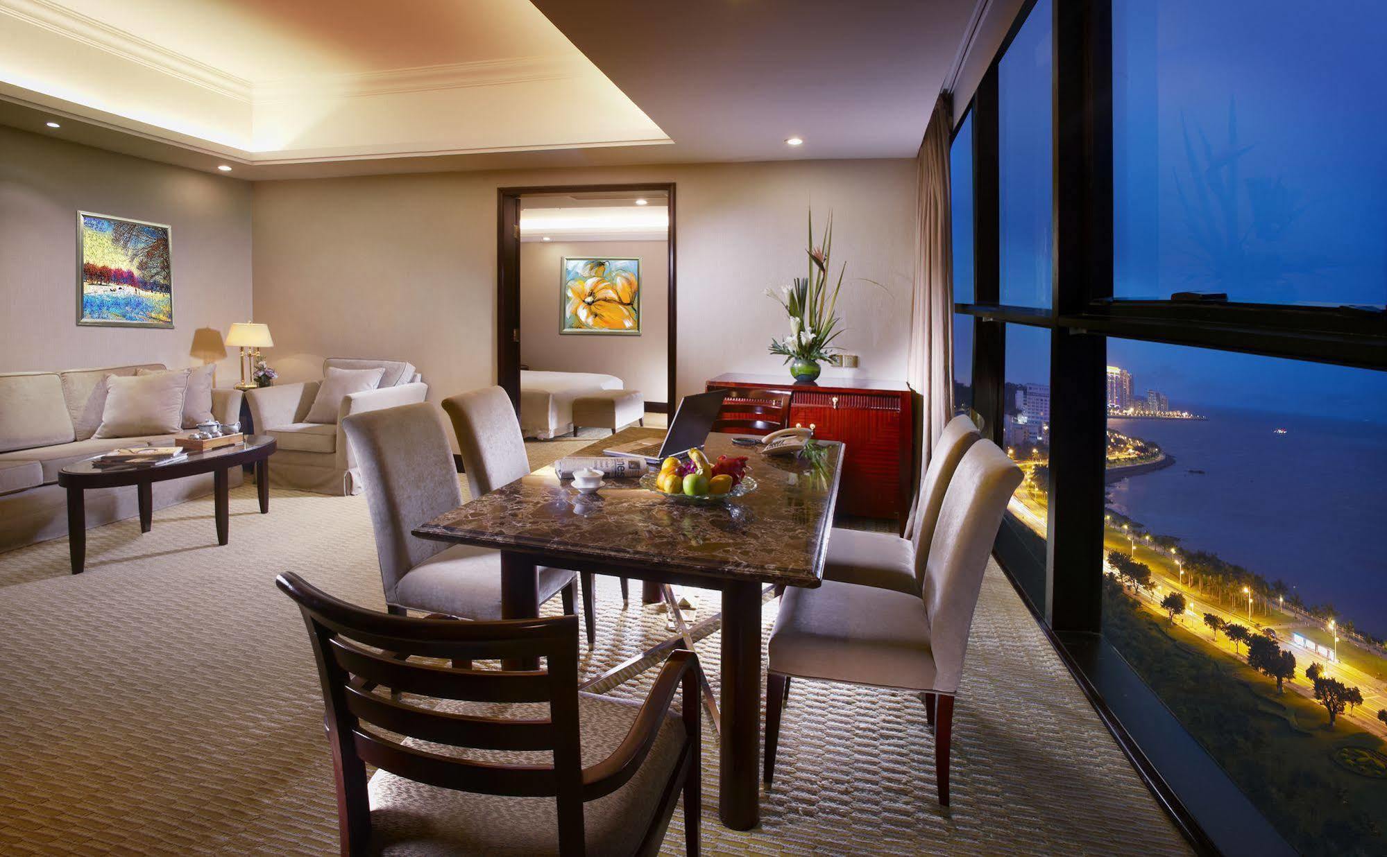 Grand Bay Hotel Zhuhai Bagian luar foto